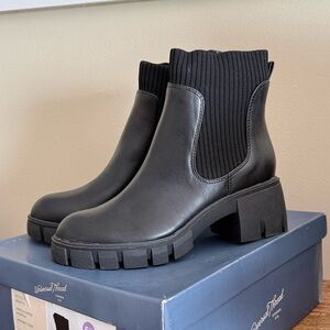 NEW Sz 6.5 Kelley Boots Stretch Upper Material Memory Foam Utility Style